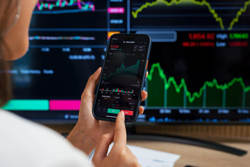 how online brokers can help your investments